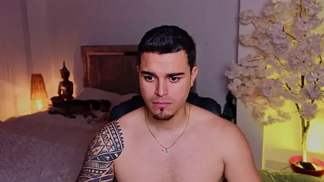 XXX chat uživo modela Soy-Albert_