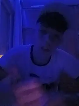 הופעת וובקאם של Thualvaritohhhh