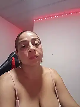 צ'אט XXX בשידור חי של Tumilf