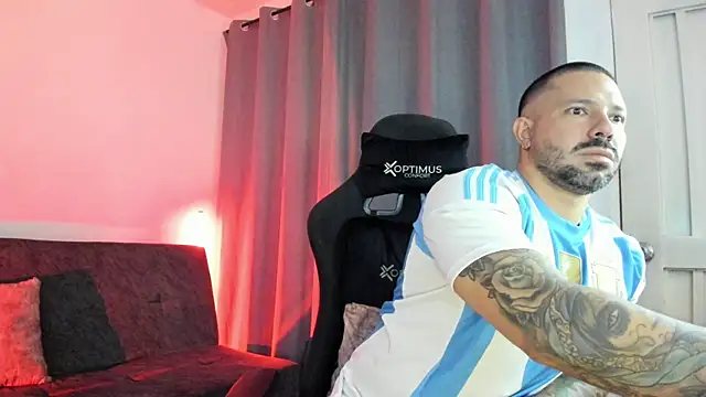 Pierre_Vidal's Live XXX Chat