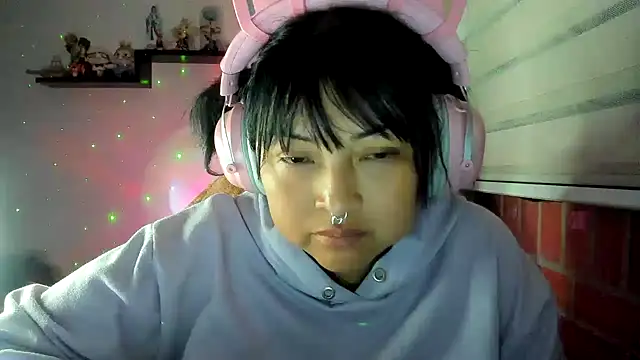 XXX chat uživo modela Shaddycute_