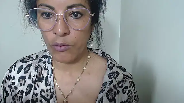 kateleyagrey's Live XXX Chat