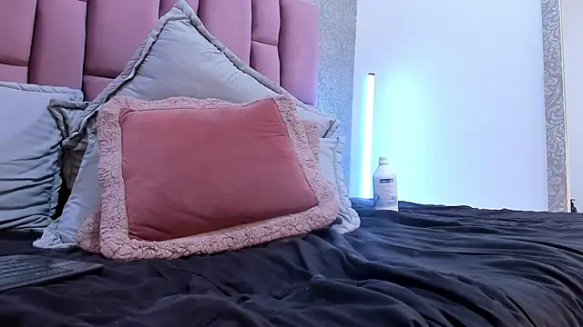 Czat XXX na żywo – DianaRed_