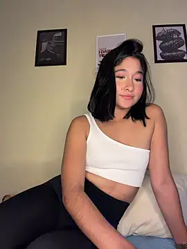 AriBunny18 Live XXX Chat