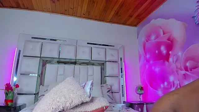 mia_peyton Adlı Modelin Canlı XXX Sohbeti