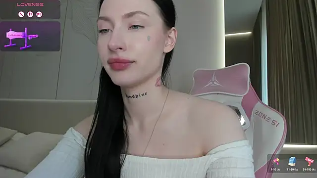 JenniferQueen11 Adlı Modelin Canlı XXX Sohbeti