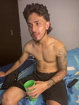 Kriss_Edwards Chat XXX live