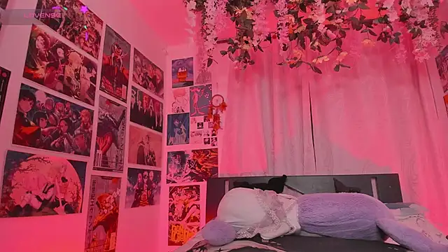 MissCurvyTopのライブXXXチャット