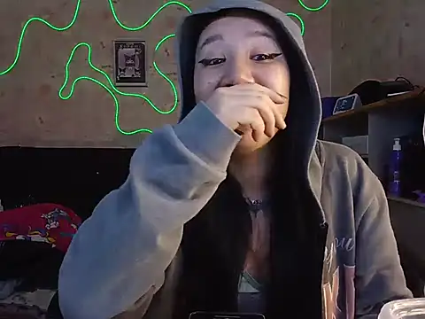 Japabaixinha élő XXX-chatje