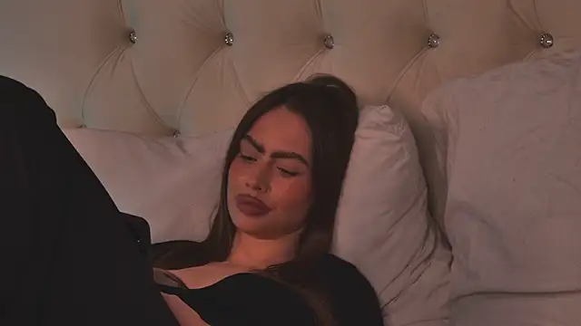 Chat +18 de Amanda_River ao vivo