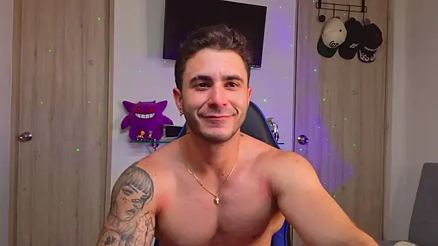 Latino_stud4u's Live XXX Chat