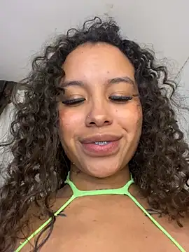 Chat +18 de MarieLeon ao vivo
