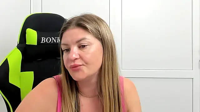MiaSummerr_ live XXX chat