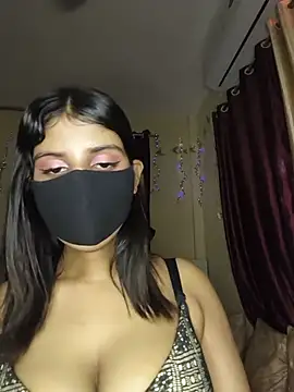 Zaayaa_2's Live XXX Chat