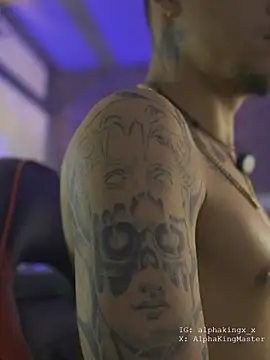 XXX chat uživo modela AlphaMasterXxx