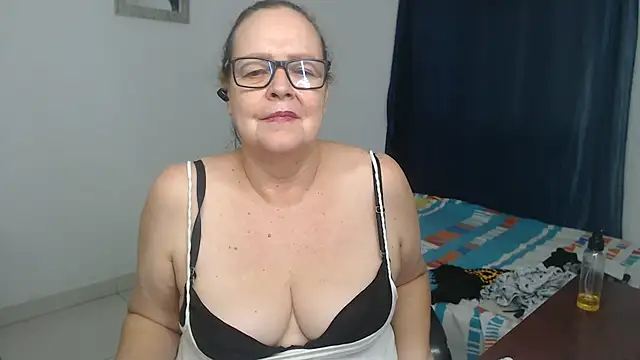 Chat +18 de latinalili9 ao vivo