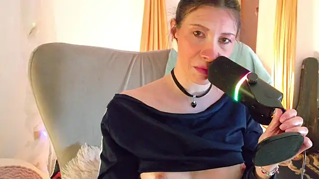 magali_19's Live XXX Chat
