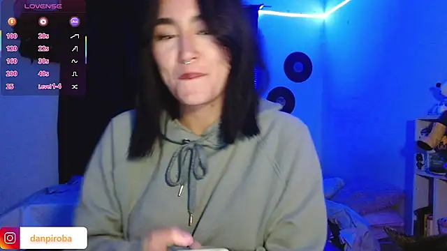 ludo_kitty: онлайн-секс-чат