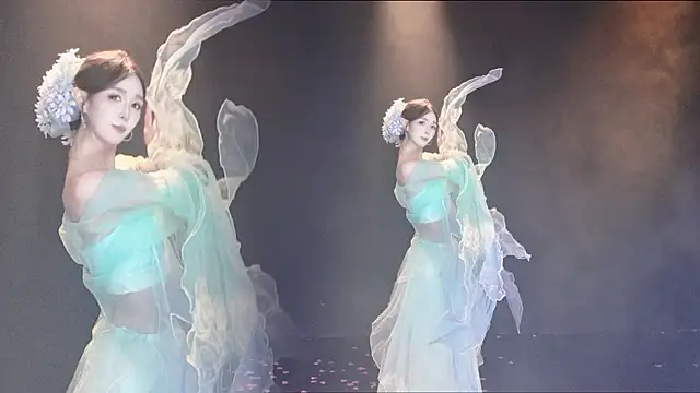 CH-6688 现场XXX聊天