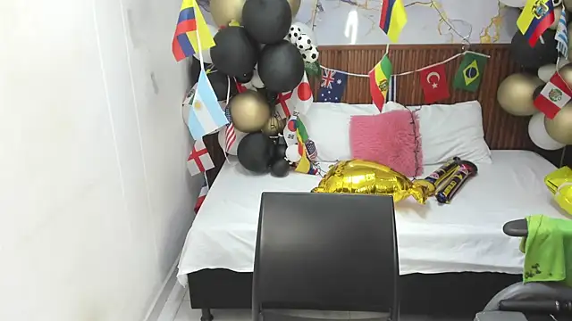 Chat +18 de Cloe_35 ao vivo