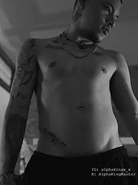 AlphaMasterXxx 라이브 XXX 채팅