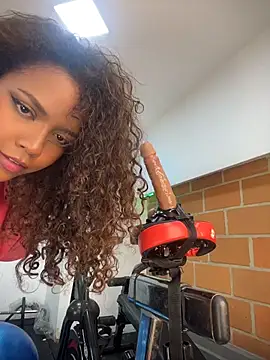 Chatroom XXX en direct de CurlyOopsieXXX