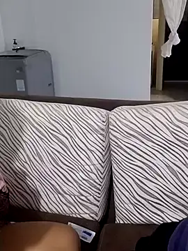 sarah12333 Adlı Modelin Canlı XXX Sohbeti