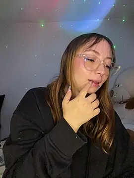 Caamii_ XXX чат на живо