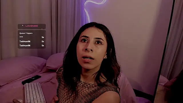 Sara_Foxx1 élő XXX-chatje