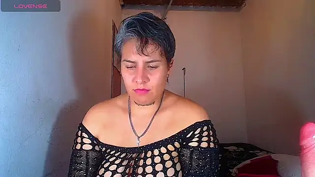 Yessi_rousse live XXX chat
