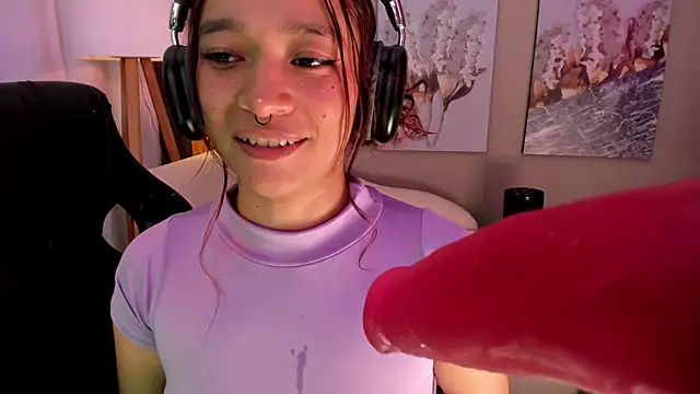 Онлайн чат XXX charlotte_bluee