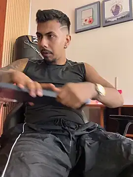 Chat +18 de Latinmoster_boss ao vivo