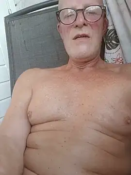 ClubbyEuphory live XXX chat