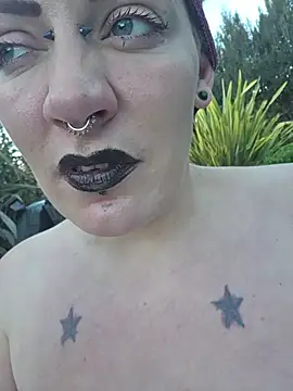 PinkTheHawk's Live XXX Chat