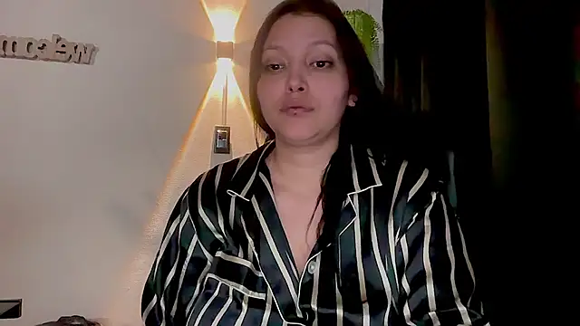 Chat XXX en directo de MarcellaGriffin