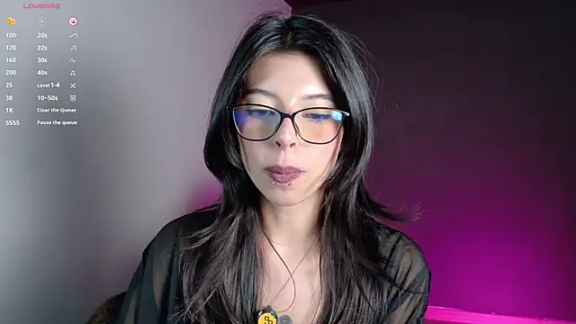 دردشة NanakoDollx الجنسية المباشرة