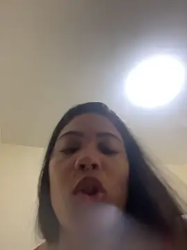 Chat +18 de ZahraAmira_ ao vivo