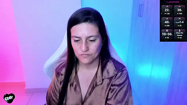 Saskyaan Live XXX chat