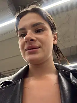 MiraReach's Live XXX Chat