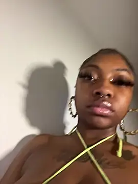 Cocochanel4567 Live XXX-Chat