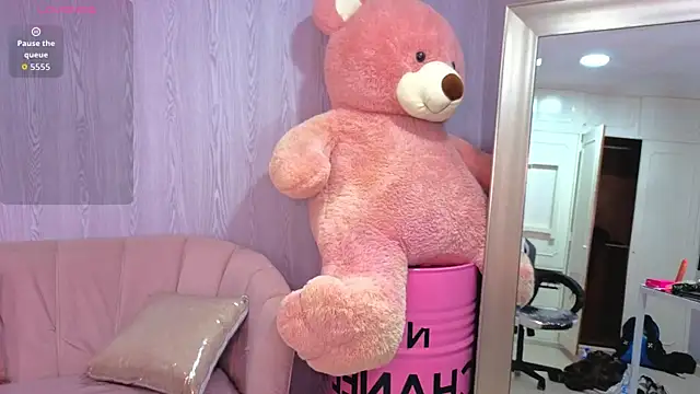 Chat +18 de lia_harper_t ao vivo