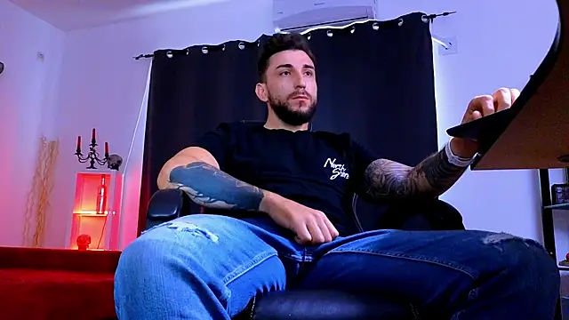 Chat XXX Live MightyAaron66