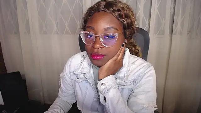 Candy_Williamss' Live XXX Chat