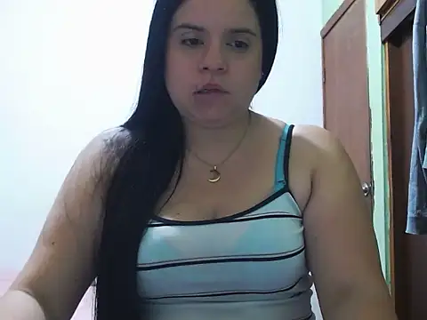 Arabella_Hottie_ Adlı Modelin Canlı XXX Sohbeti