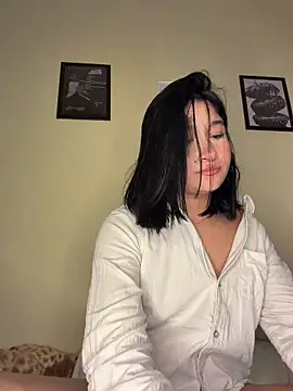 Chat +18 de AriBunny18 ao vivo