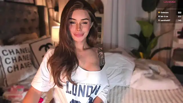 Czat XXX na żywo – ParisianDoll