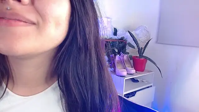hellenngp Adlı Modelin Canlı XXX Sohbeti