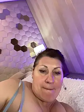 XLindaMilfX Chat XXX live
