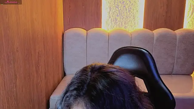 karim_v_v's Live XXX Chat
