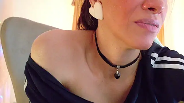 צ'אט XXX בשידור חי של magali_19